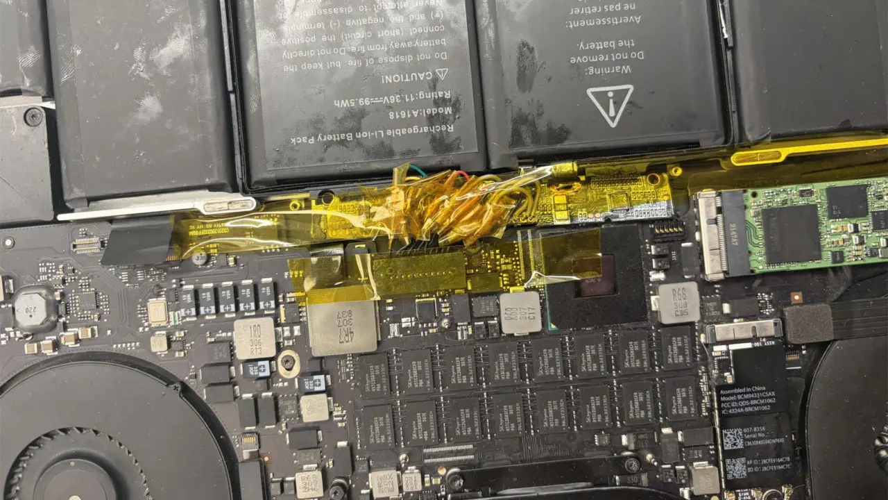 MacBook Battery Mod Uses Jumper Cables, Creates Fire Hazard