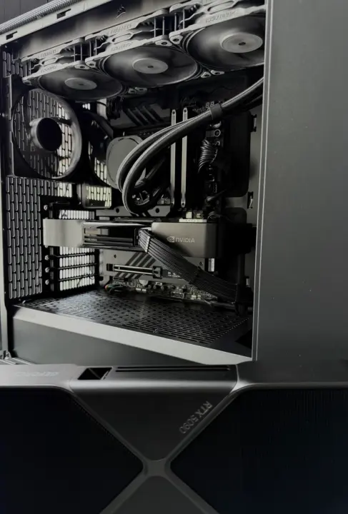 NVIDIA RTX PRO 6000 vs RTX 5090: 96GB VRAM Boosts AI Workloads by 7%