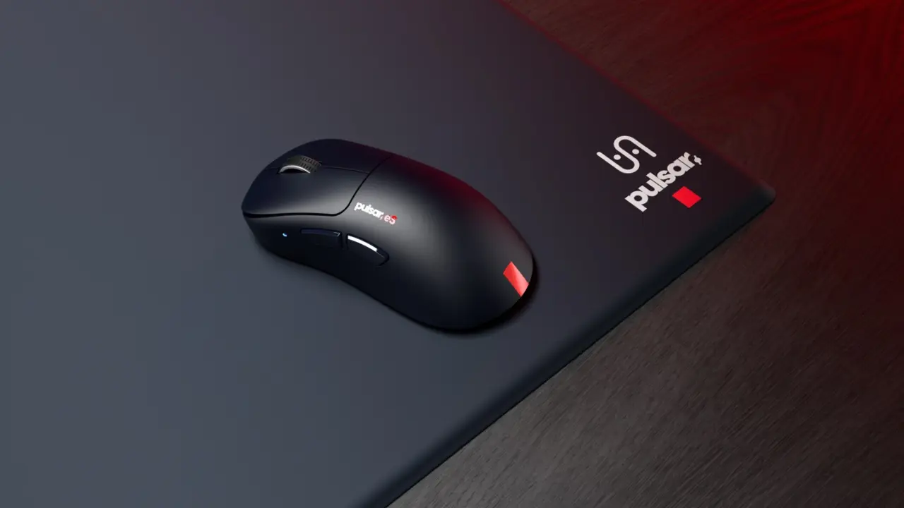 Pulsar eS Xlite ergonomic mouse